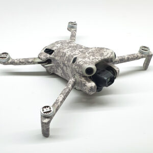 DJI MINI 4 PRO – SKIN – DESIGN: DIGICAMO GRAU + 10x Akku- sowie DJI RC2 + RC-N2 Folie